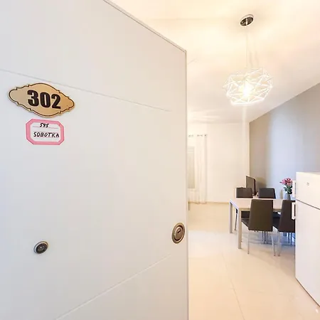595 Apartament