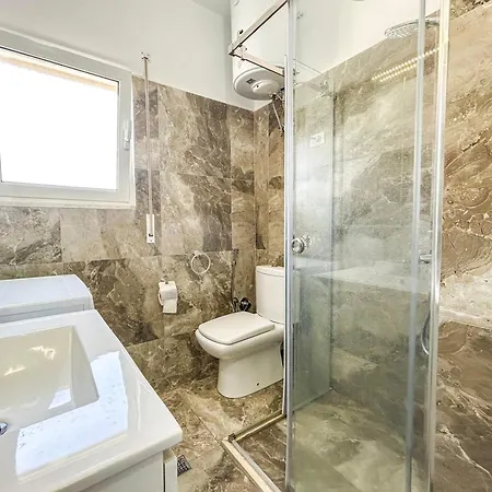 Apartament 595 Golem (Tirana)