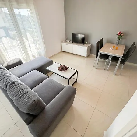 595 Apartament