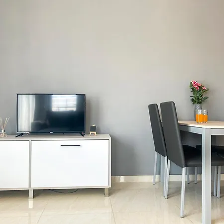 Apartment 595